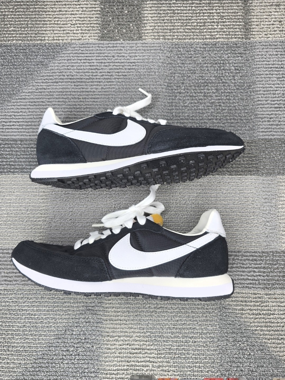 Nike Kid's 5 Youth Black and White Waffle Trainer Retro Runner Sneakers